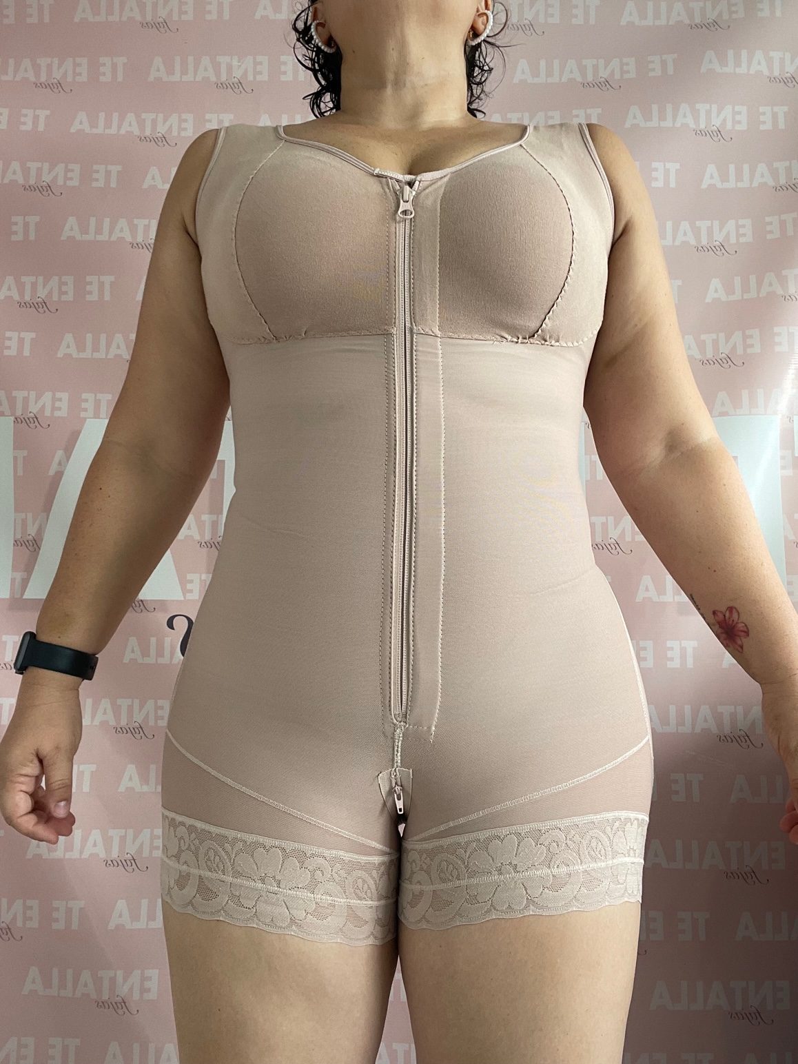Removable strips short shapewear, invisible push up and 3 rows adjustable –  Te Entalla